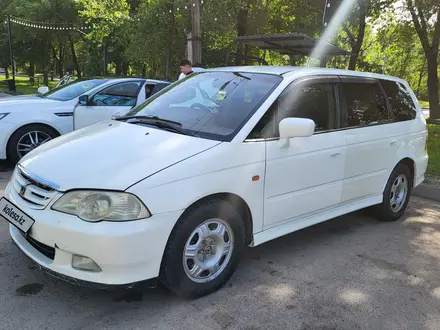 Honda Odyssey 2000 года за 3 100 000 тг. в Алматы