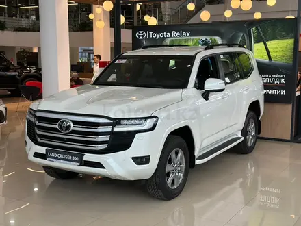 Toyota Land Cruiser Prestige 2025 года за 61 100 000 тг. в Алматы