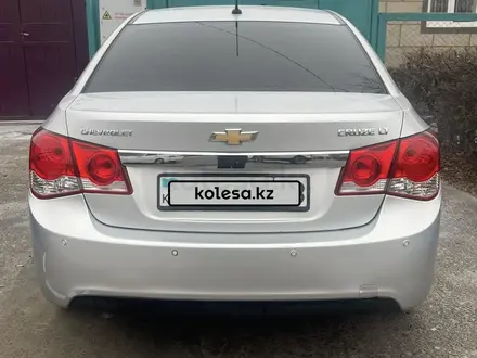 Chevrolet Cruze 2011 года за 4 000 000 тг. в Тараз – фото 3