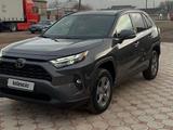 Toyota RAV4 2022 года за 19 300 000 тг. в Алматы – фото 3