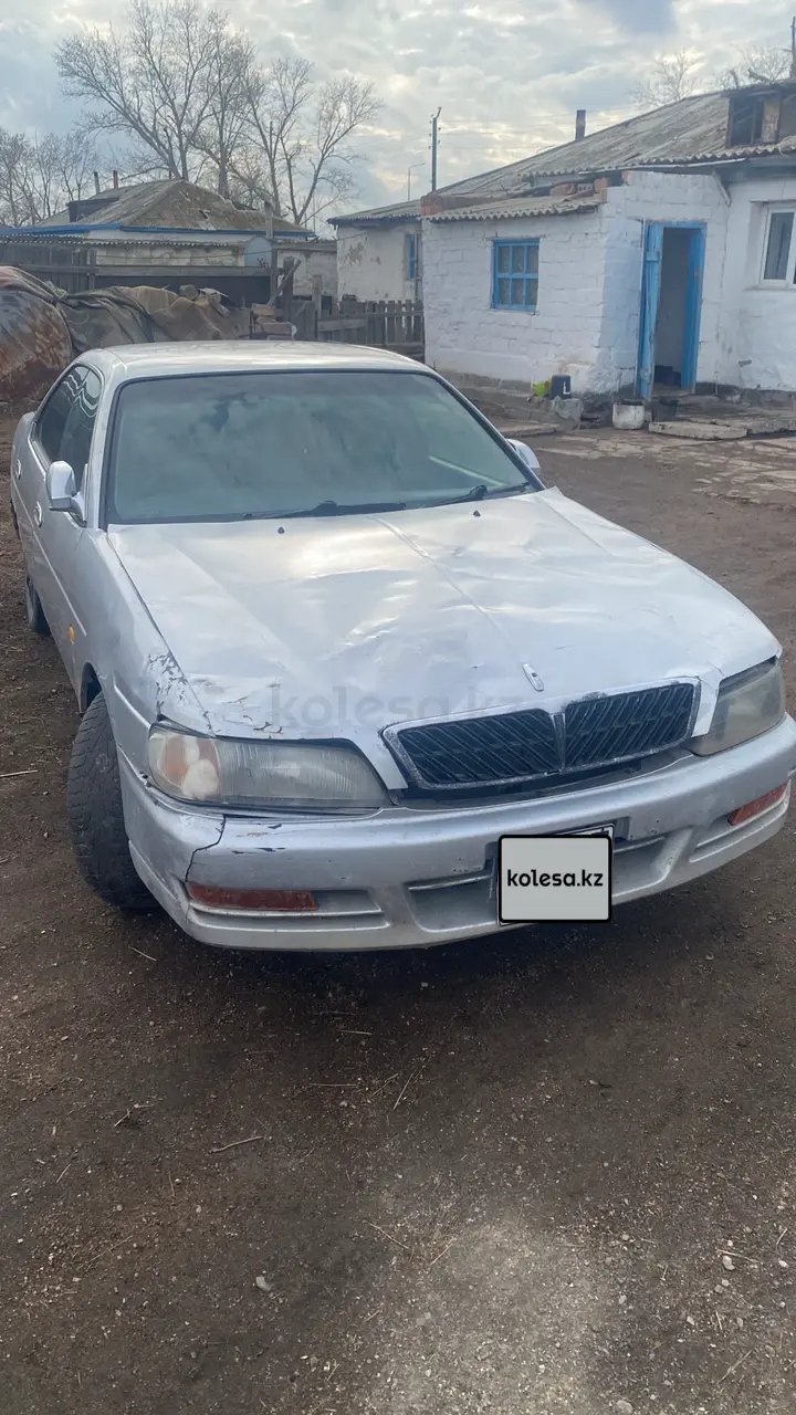 Nissan Laurel, 1995