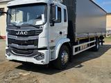 JAC  Грузовой бортовой евро-фура на базе JAC N200 (4х2) 2024 года за 35 000 000 тг. в Атырау