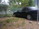 Mercedes-Benz E 320 1998 года за 1 600 000 тг. в Алматы