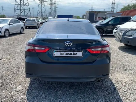 Toyota Camry 2021 года за 6 830 250 тг. в Алматы – фото 2