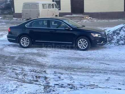 Volkswagen Passat 2016 года за 3 600 000 тг. в Атырау – фото 5