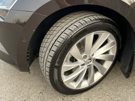 Skoda Superb 2018 года за 13 000 000 тг. в Алматы – фото 18