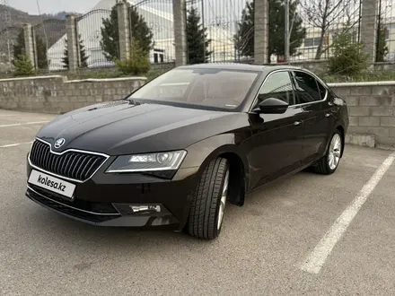 Skoda Superb 2018 года за 13 000 000 тг. в Алматы