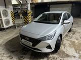 Hyundai Accent 2021 года за 8 750 000 тг. в Астана – фото 2