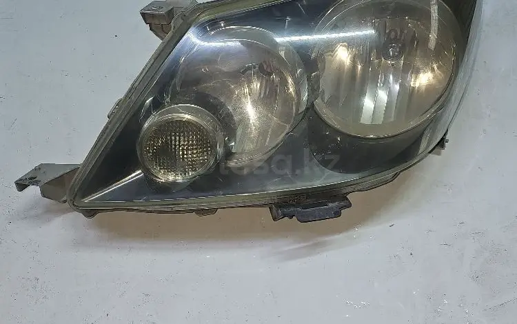 Оригинальную левую фару на Toyota Fortuner за 60 000 тг. в Алматы