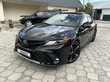 Toyota Camry 2021 года за 16 500 000 тг. в Талдыкорган – фото 2