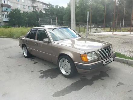 Mercedes-Benz E 320 1993 года за 2 800 000 тг. в Талдыкорган – фото 2