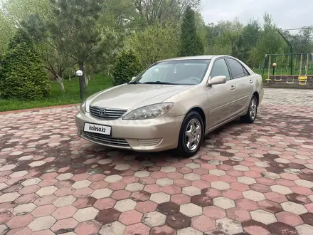 Toyota Camry 2005 года за 4 850 000 тг. в Алматы – фото 2