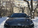 Hyundai Elantra 2023 годаfor12 600 000 тг. в Алматы – фото 2