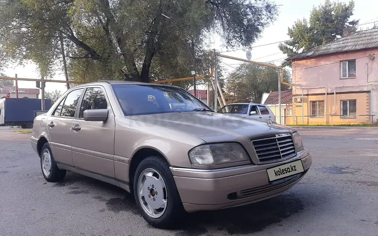 Mercedes-Benz C 180 1994 года за 2 800 000 тг. в Алматы
