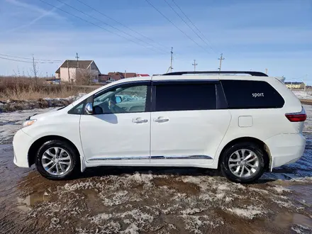 Toyota Sienna 2016 года за 14 000 000 тг. в Уральск – фото 2