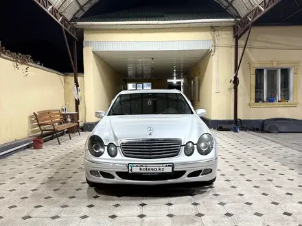 Mercedes-Benz E 320 2004 года за 6 200 000 тг. в Шымкент – фото 2
