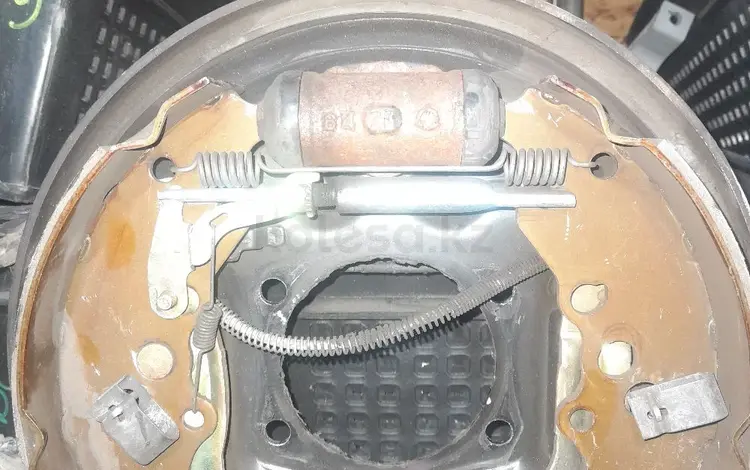 Suzuki Тормозной механизмүшін40 000 тг. в Алматы