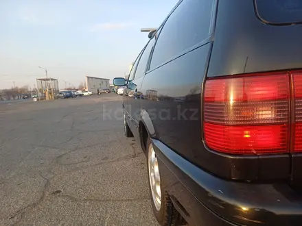Volkswagen Passat 1996 года за 3 200 000 тг. в Тараз – фото 20