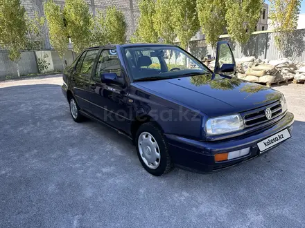 Volkswagen Vento 1994 года за 2 500 000 тг. в Актобе – фото 7