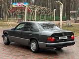 Mercedes-Benz E 230 1992 года за 1 200 000 тг. в Тараз – фото 2