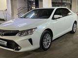 Toyota Camry 2016 года за 8 500 000 тг. в Атырау – фото 2