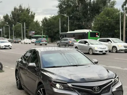 Toyota Camry 2021 года за 14 000 000 тг. в Алматы – фото 10