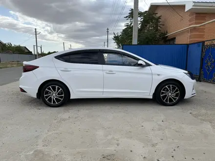 Hyundai Elantra 2019 года за 7 700 000 тг. в Атырау – фото 5