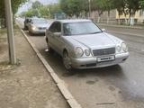 Mercedes-Benz E 230 1997 годаүшін2 300 000 тг. в Жезказган – фото 3