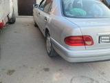 Mercedes-Benz E 230 1997 годаүшін2 300 000 тг. в Жезказган – фото 4