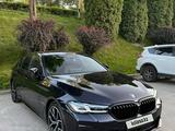 BMW 530 2023 года за 29 900 000 тг. в Алматы – фото 3