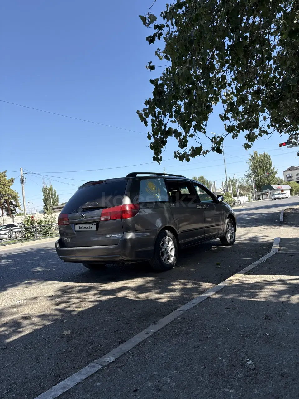 Toyota Sienna, 2004