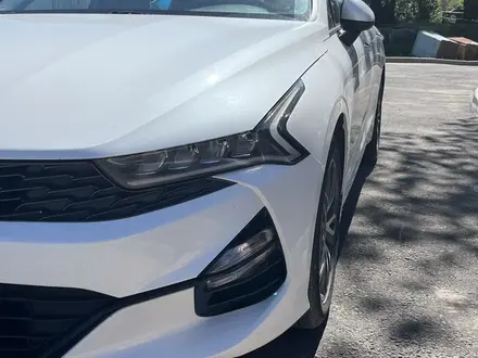 Kia K5 2021 года за 11 800 000 тг. в Алматы