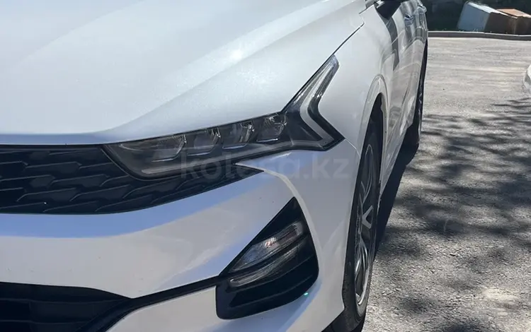 Kia K5 2021 года за 11 800 000 тг. в Алматы