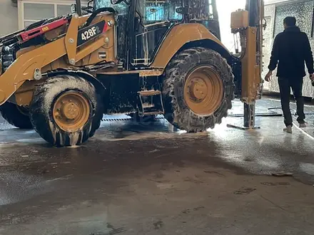 Caterpillar  cat -428f2 2018 года за 34 000 000 тг. в Астана