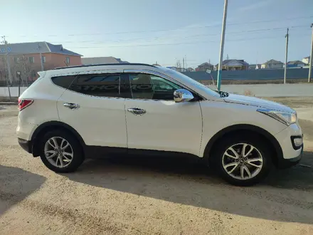 Hyundai Santa Fe 2013 года за 9 500 000 тг. в Атырау – фото 4