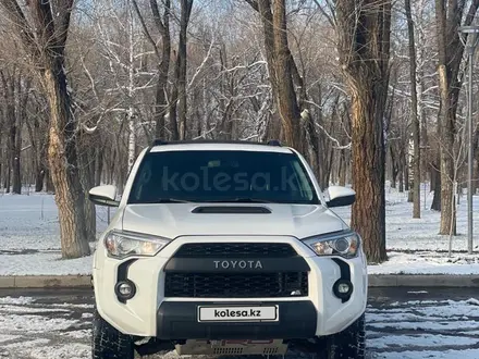 Toyota 4Runner 2019 года за 22 200 000 тг. в Алматы – фото 2