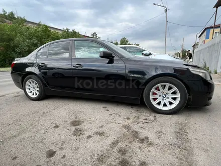 BMW 530 2006 года за 7 000 000 тг. в Павлодар – фото 2