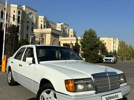 Mercedes-Benz E 200 1992 года за 2 200 000 тг. в Алматы – фото 2