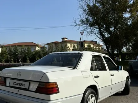 Mercedes-Benz E 200 1992 года за 2 200 000 тг. в Алматы – фото 4