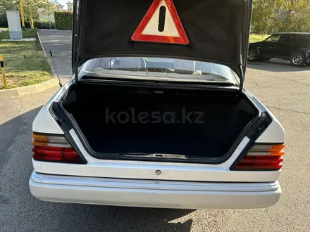 Mercedes-Benz E 200 1992 года за 2 200 000 тг. в Алматы – фото 6