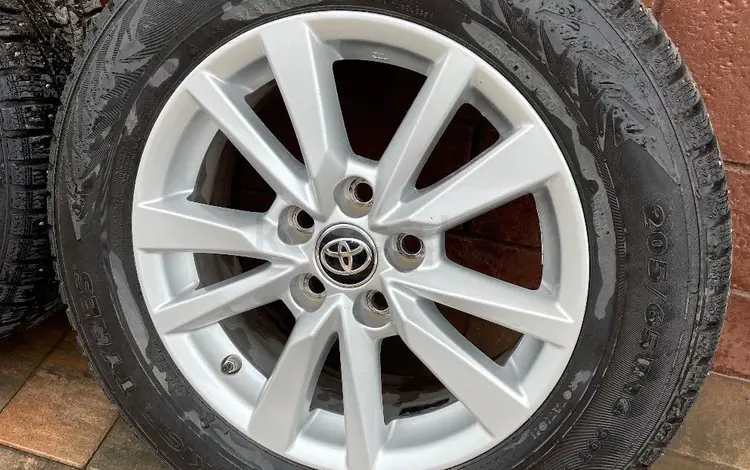 Шины От камри 70 за 250 000 тг. в Актобе