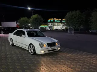 Mercedes-Benz E 280