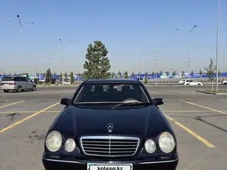 Mercedes-Benz E 320