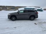 Toyota Highlander 2017 годаүшін17 500 000 тг. в Астана – фото 2