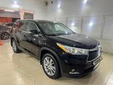 Toyota Highlander 2015 года за 8 000 000 тг. в Актобе – фото 2