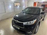 Toyota Highlander 2015 года за 8 000 000 тг. в Актобе – фото 4