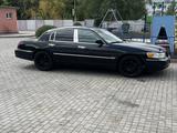 Lincoln Town Car 1999 года за 2 800 000 тг. в Павлодар