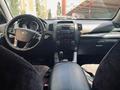 Kia Sorento 2011 года за 8 900 000 тг. в Актобе – фото 5