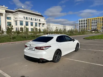 Toyota Camry 2021 года за 20 300 000 тг. в Астана – фото 5