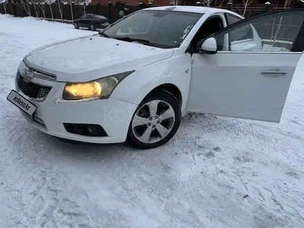 Chevrolet Cruze 2012 года за 3 800 000 тг. в Семей – фото 9